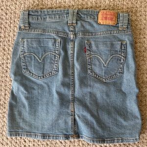 LEVIs denim mini skirt light wash